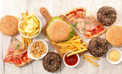 Lạm dụng thức ăn nhanh làm tăng nguy cơ mắc bệnh tim mạch, béo phì, đái tháo đường…